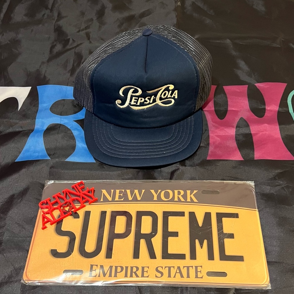 ⭐️ Vintage Pepsi Hat ⭐️

Good Condition

Snap back

O/S